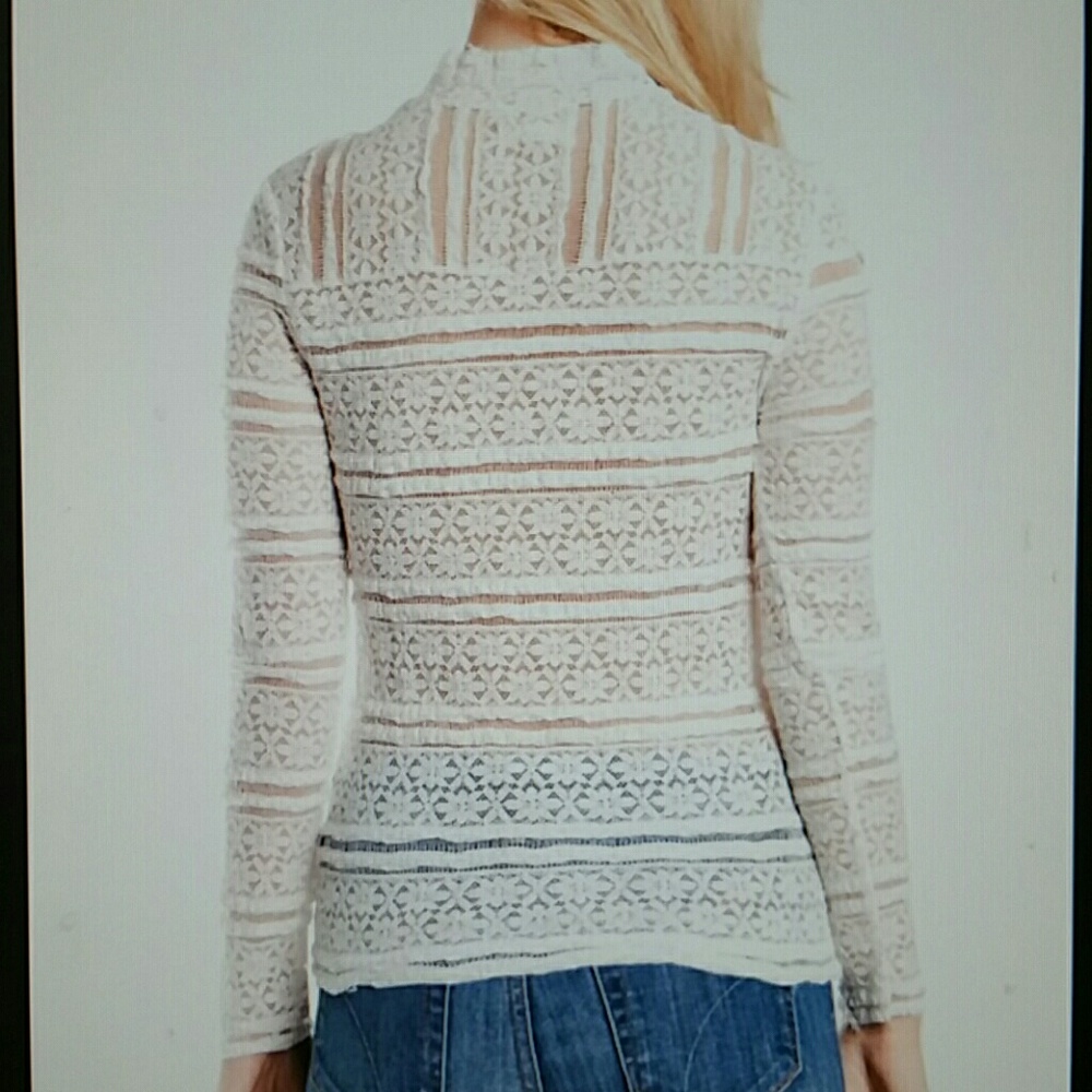 Scalloped lace top - Picture 4 of 4